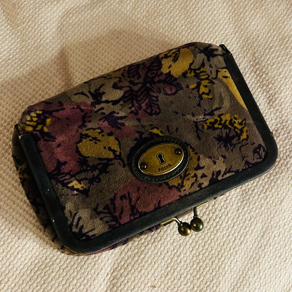 Fossil Vintage Revival Floral Velvet Makeup Case with Kisslock